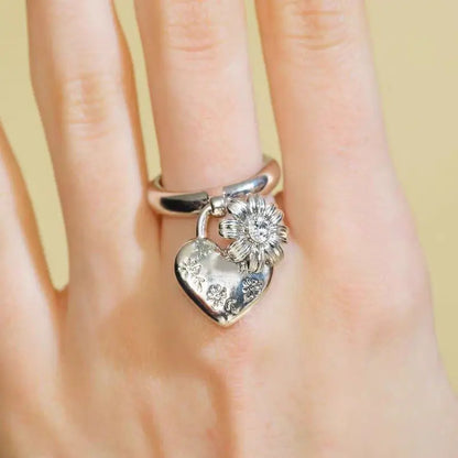 Vintage Heart Daisy Ring